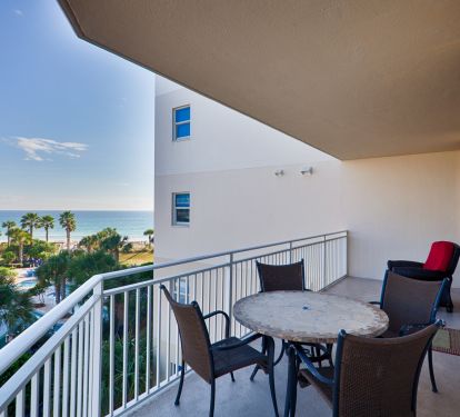 Enjoy meals on balcony with a great view